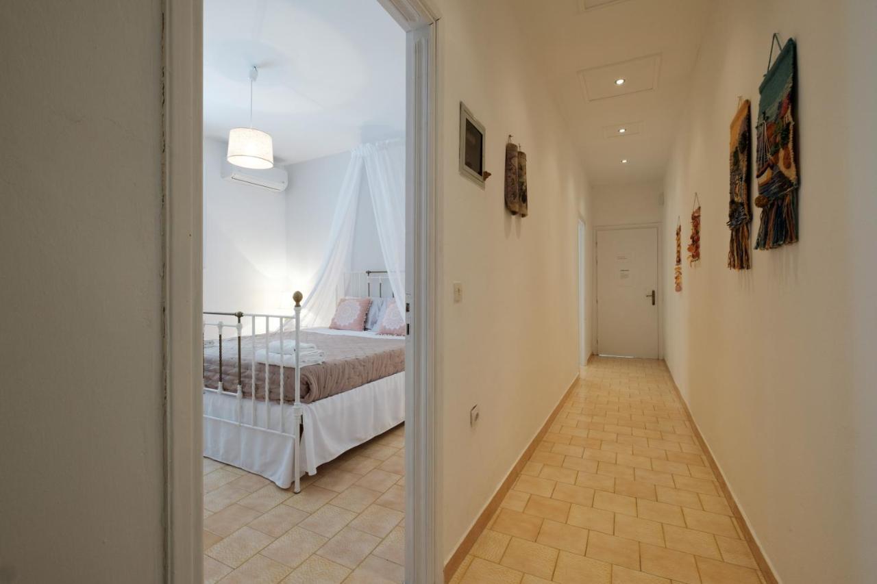 פאלאוקסטריצה Eftyxia Apartments מראה חיצוני תמונה