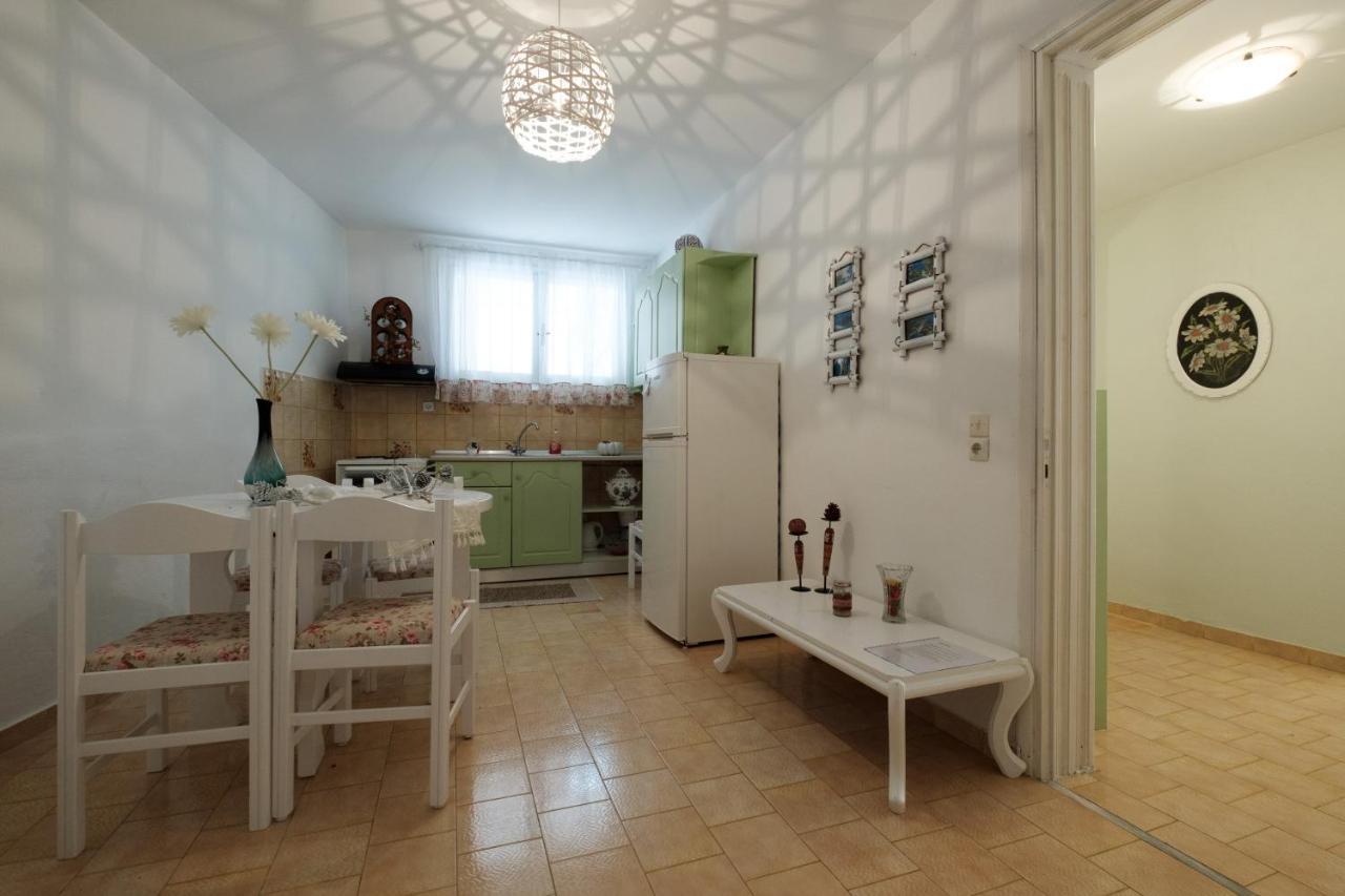 פאלאוקסטריצה Eftyxia Apartments מראה חיצוני תמונה