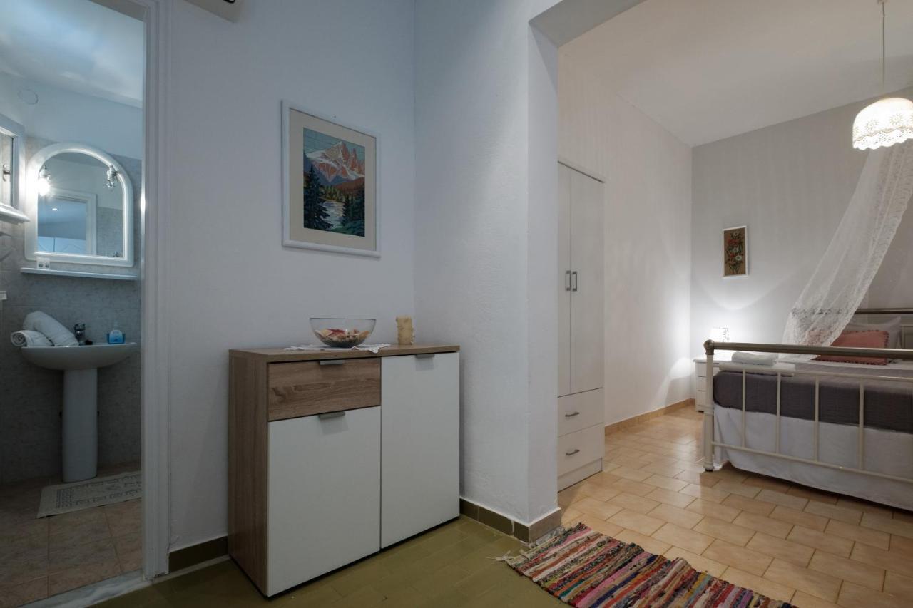 פאלאוקסטריצה Eftyxia Apartments מראה חיצוני תמונה