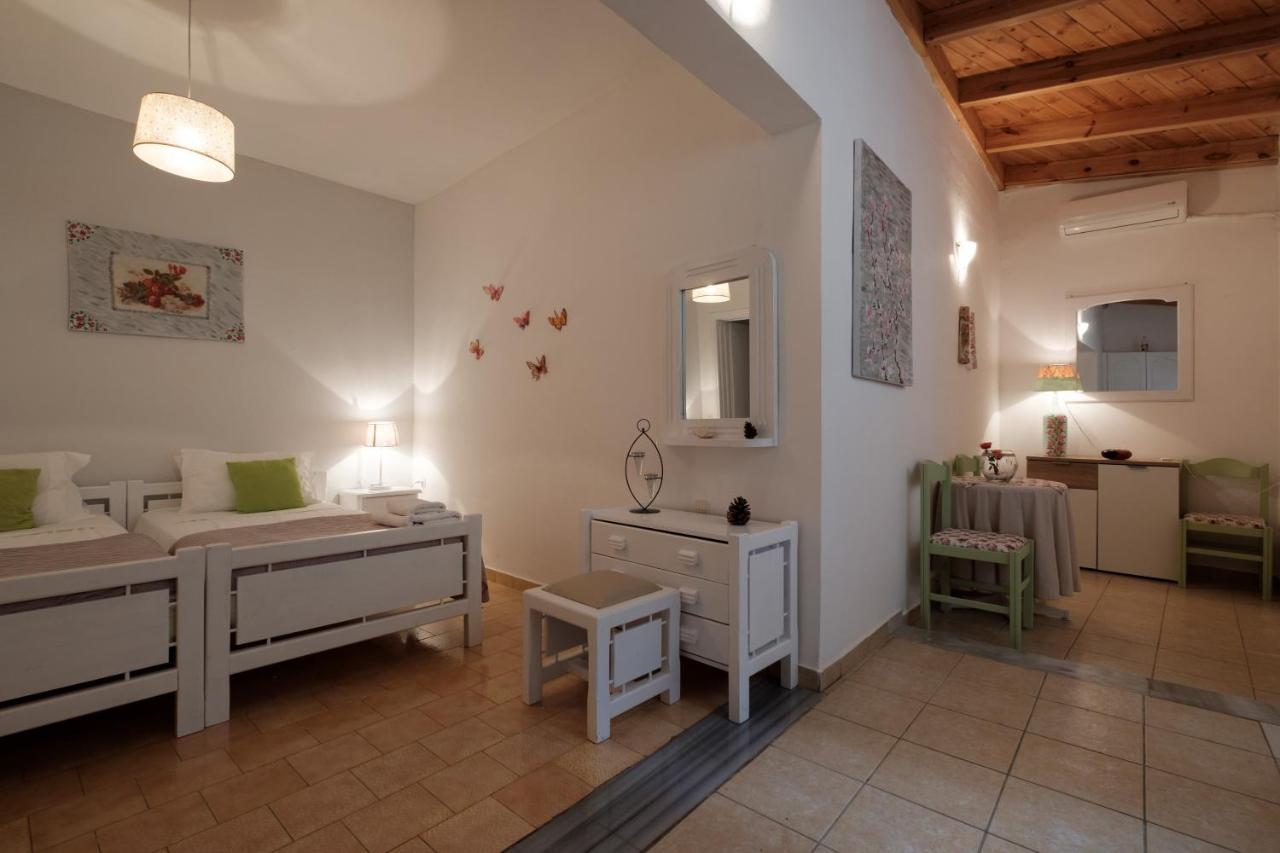 פאלאוקסטריצה Eftyxia Apartments מראה חיצוני תמונה