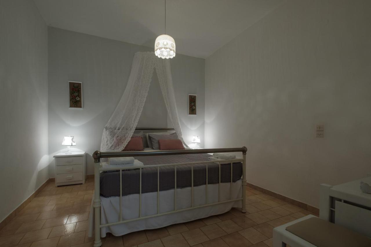 פאלאוקסטריצה Eftyxia Apartments מראה חיצוני תמונה