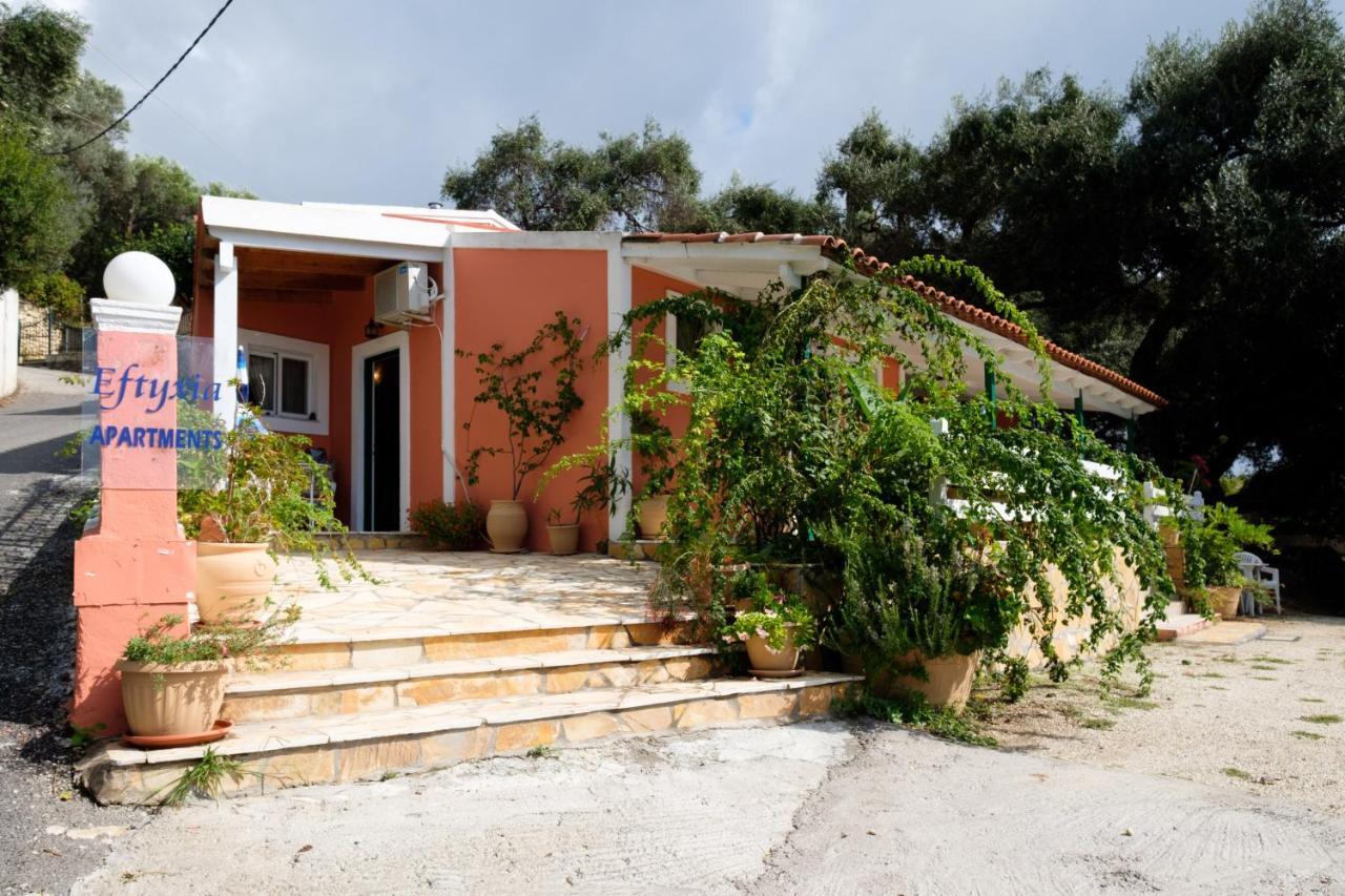 פאלאוקסטריצה Eftyxia Apartments מראה חיצוני תמונה
