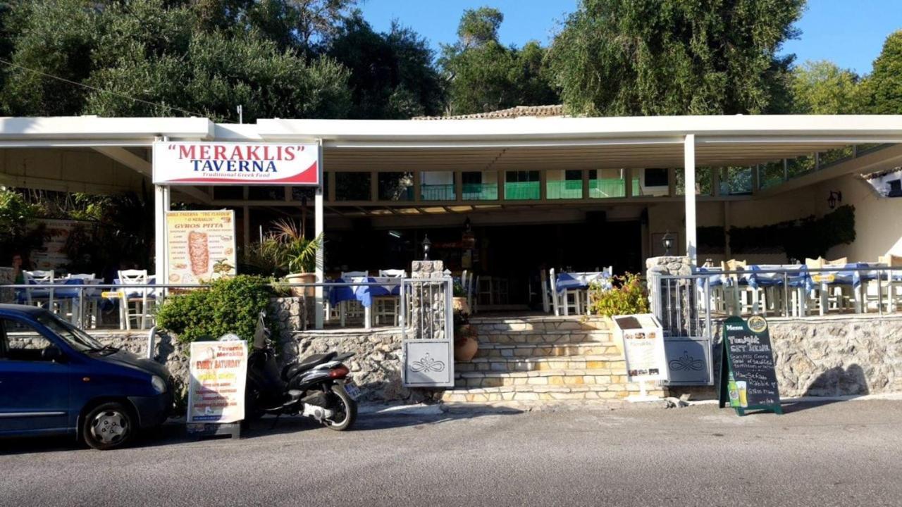 פאלאוקסטריצה Eftyxia Apartments מראה חיצוני תמונה